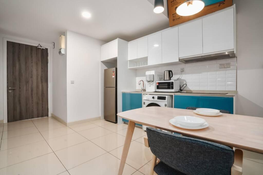 Sleek 3br Near Trx By Rumabnb Kuala Lumpur